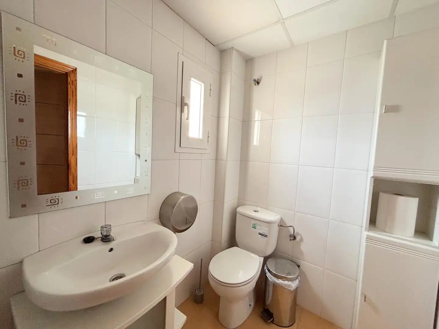 Bathroom of Office for sale in Alicante / Alacant  with Air Conditioner and Furnished