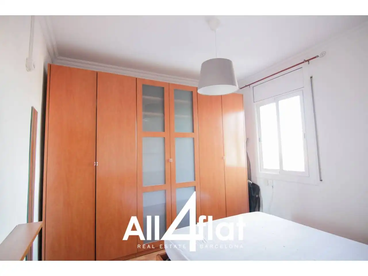 Schlafzimmer von Dachboden zur Miete in Barcelona mit Klimaanlage, Parkett und Terrasse