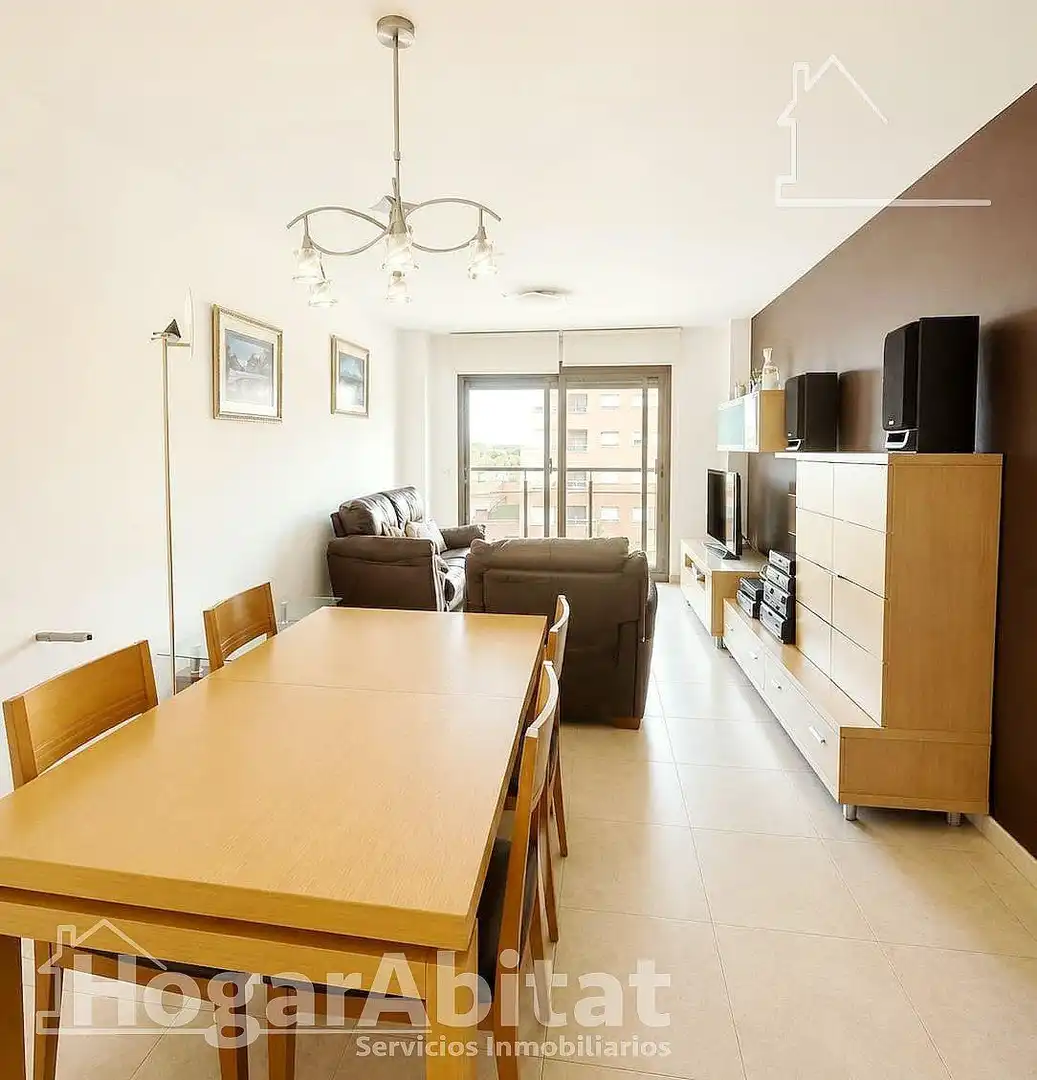 Sala de estar de Piso en venta en Castellón de la Plana / Castelló de la Plana con Aire acondicionado, Calefacción y Jardín privado
