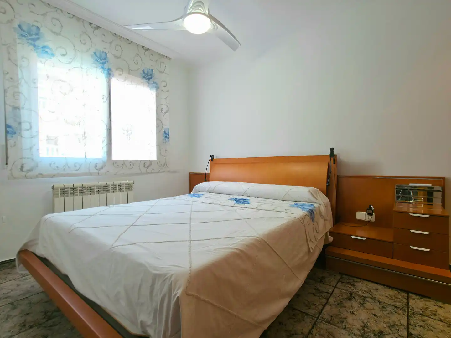Habitación de Casa o chalet en venta en Sant Vicenç Dels Horts con Aire acondicionado, Calefacción y Jardín privado