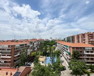 Vista exterior de Pis en venda en  Madrid Capital amb Aire condicionat i Terrassa