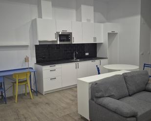 Kitchen of Apartment to rent in Salamanca Capital  with Heating