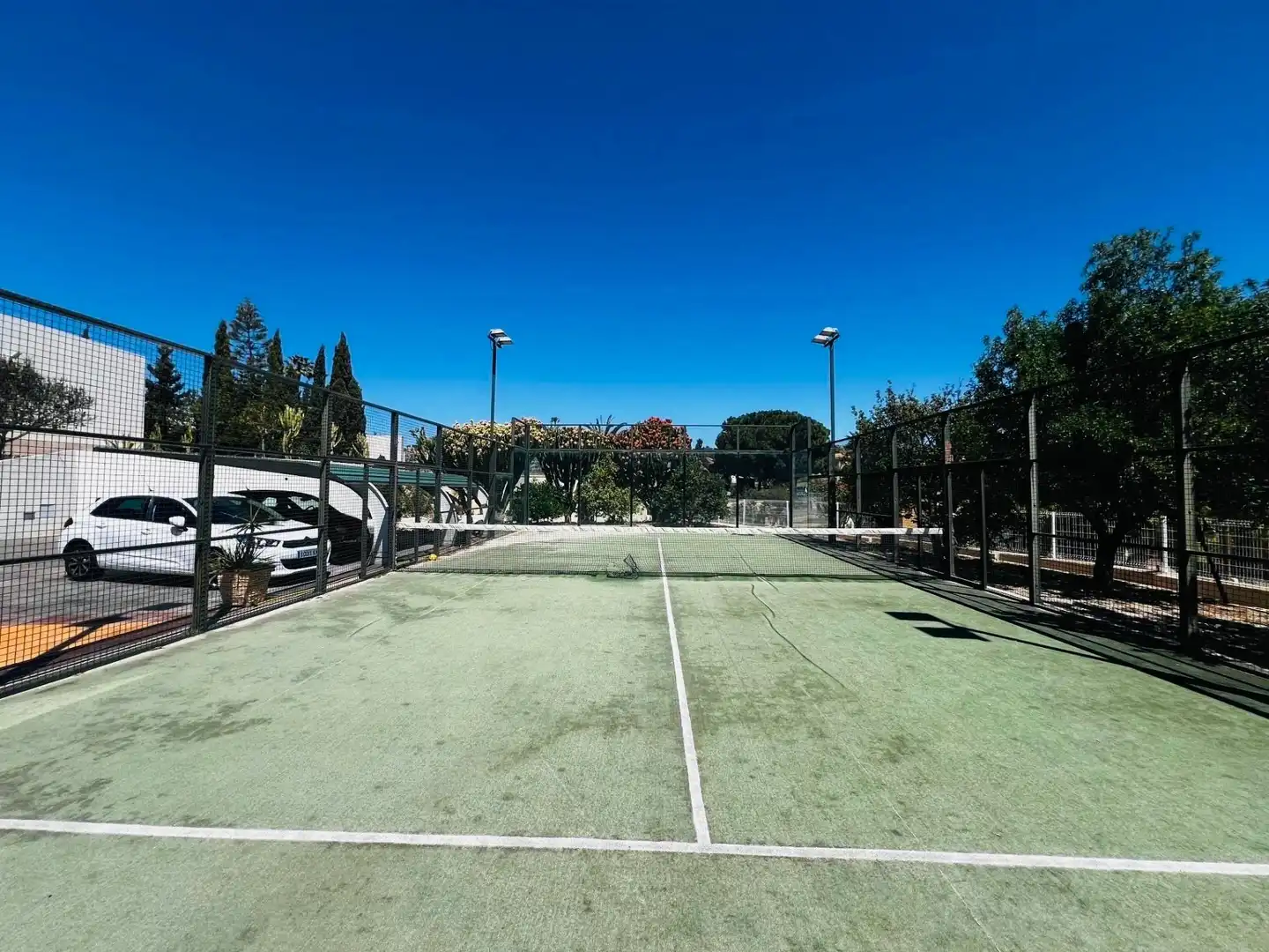 Aparcament de Casa o xalet en venda en Elche / Elx amb Aire condicionat, Calefacció i Jardí privat