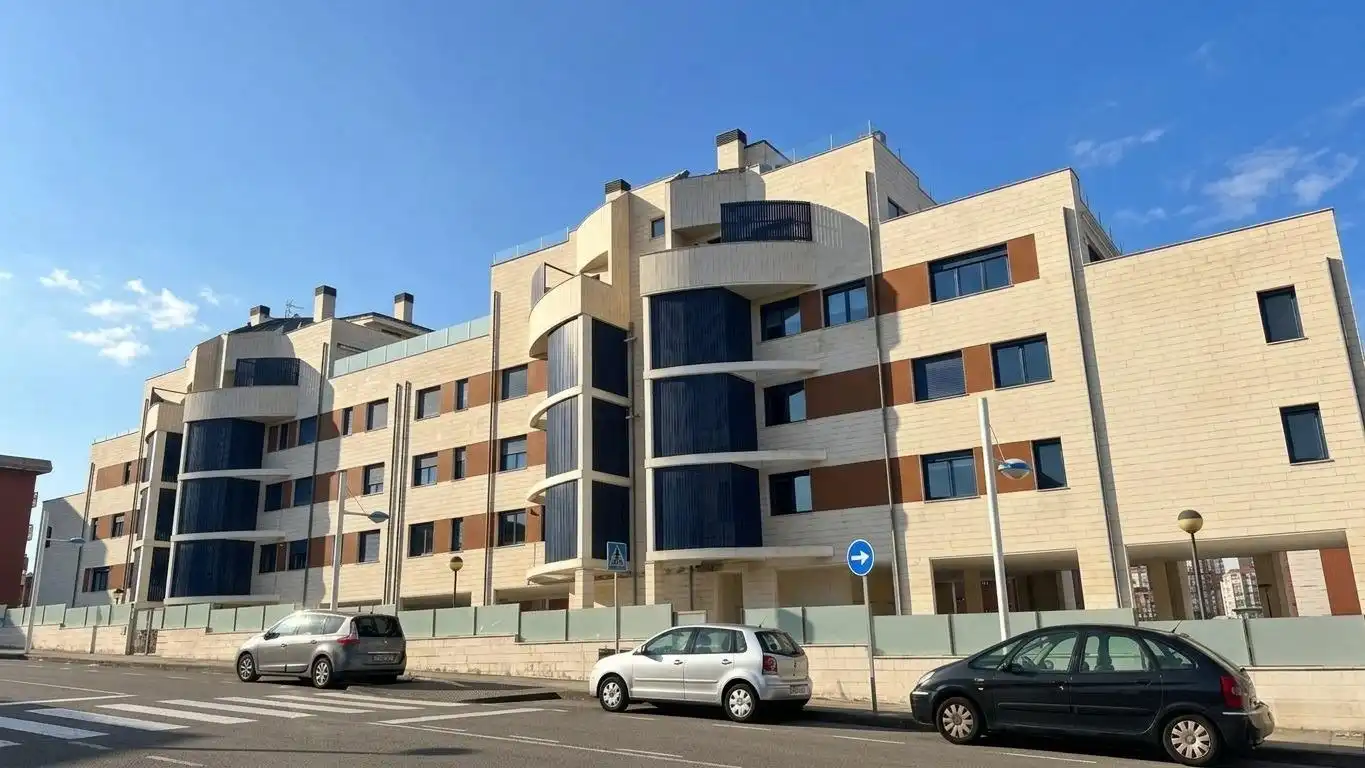 Piso con terraza en venta en Valdenoja, imagen 5
