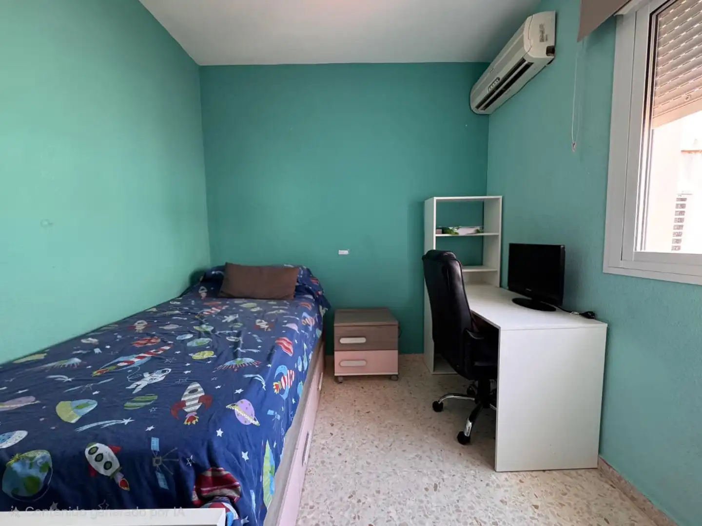 Dormitori de Casa adosada en venda en Sanlúcar la Mayor amb Terrassa i Piscina comunitària