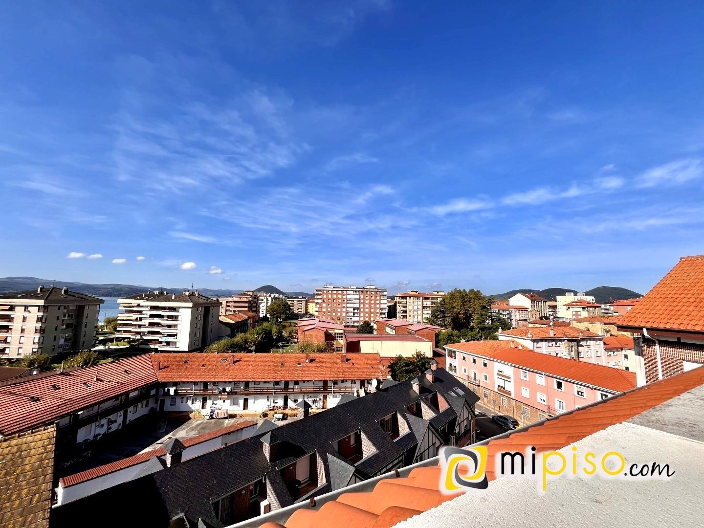 Vista exterior de Piso en venta en Santoña con Calefacción y Terraza