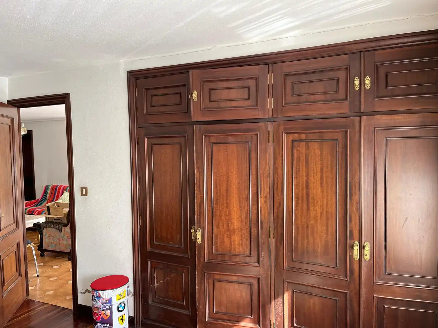 Dormitori de Casa o xalet en venda en Vigo  amb Calefacció, Jardí privat i Parquet
