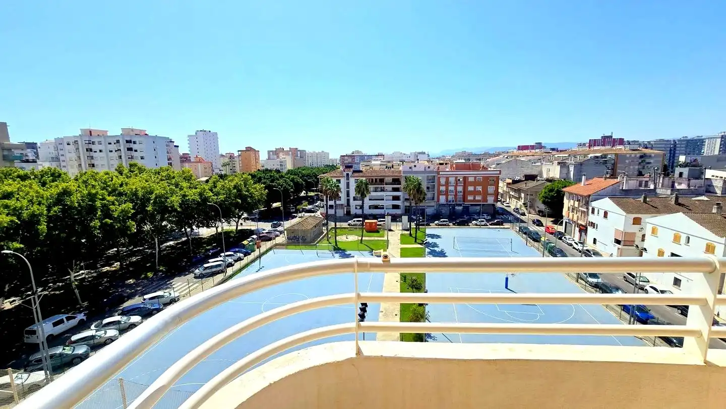 Exterior view of Apartments for rent in Gandia  with Terrace, Furnished and Community pool