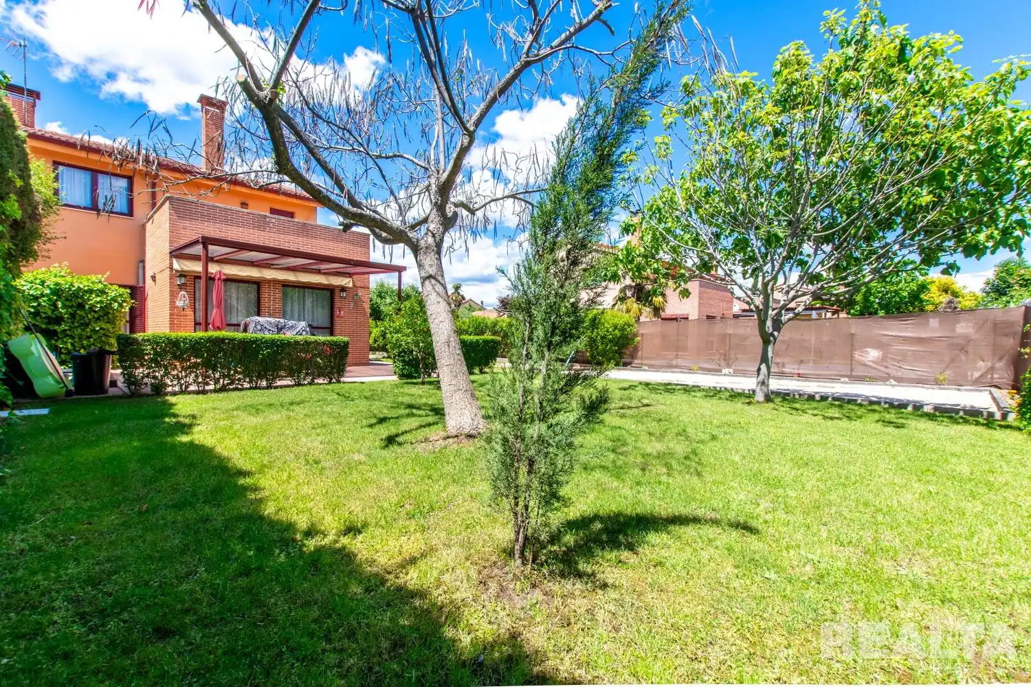 Jardín de Casa adosada en venta en Valdetorres de Jarama