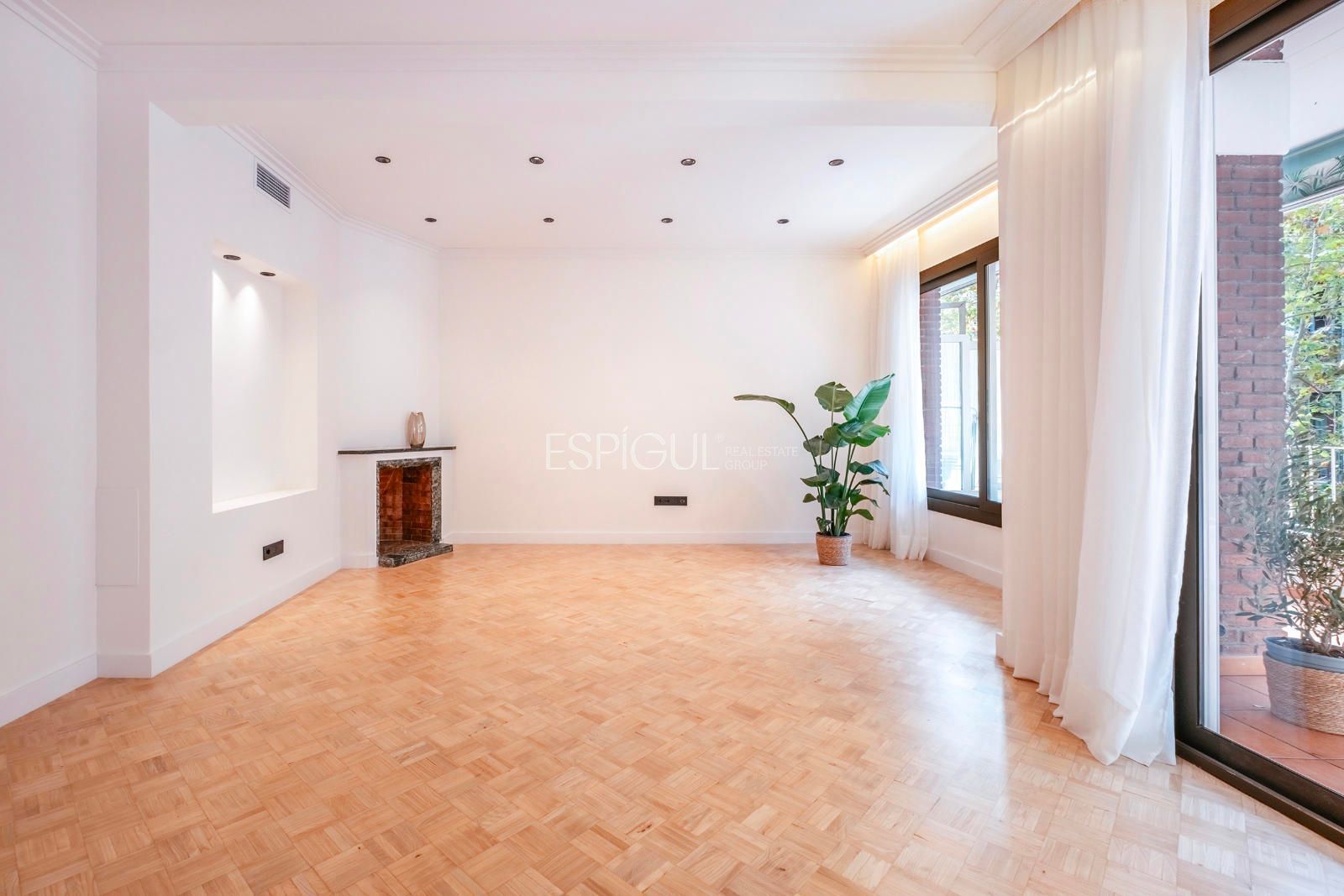 Sala de estar de Piso en venta en  Barcelona Capital con Aire acondicionado, Calefacción y Parquet