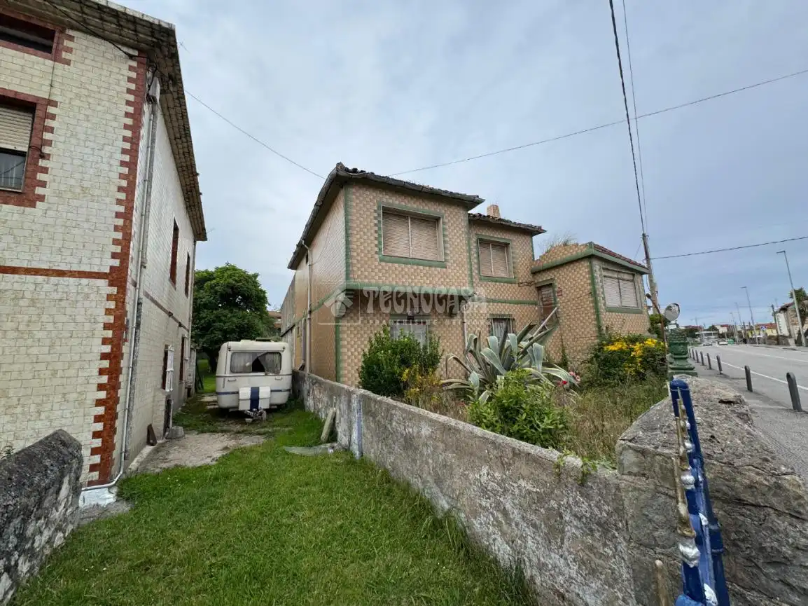 Vista exterior de Casa o chalet en venta en Santander