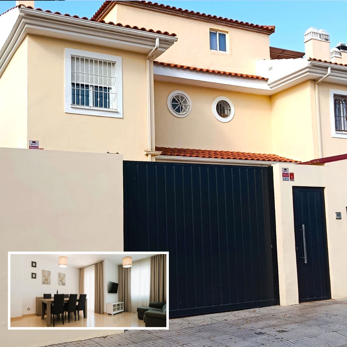 Exterior view of Single-family semi-detached for sale in Málaga Capital  with Air Conditioner, Private garden and Terrace