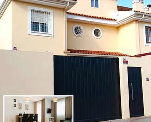 Exterior view of Single-family semi-detached for sale in Málaga Capital  with Air Conditioner, Private garden and Terrace