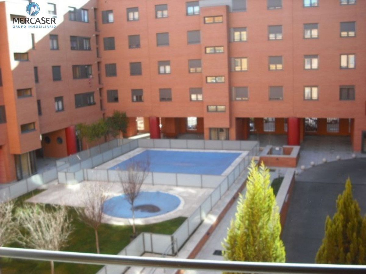 Swimming pool of Flat to rent in Alcalá de Henares  with Heating, Storage room and Community pool
