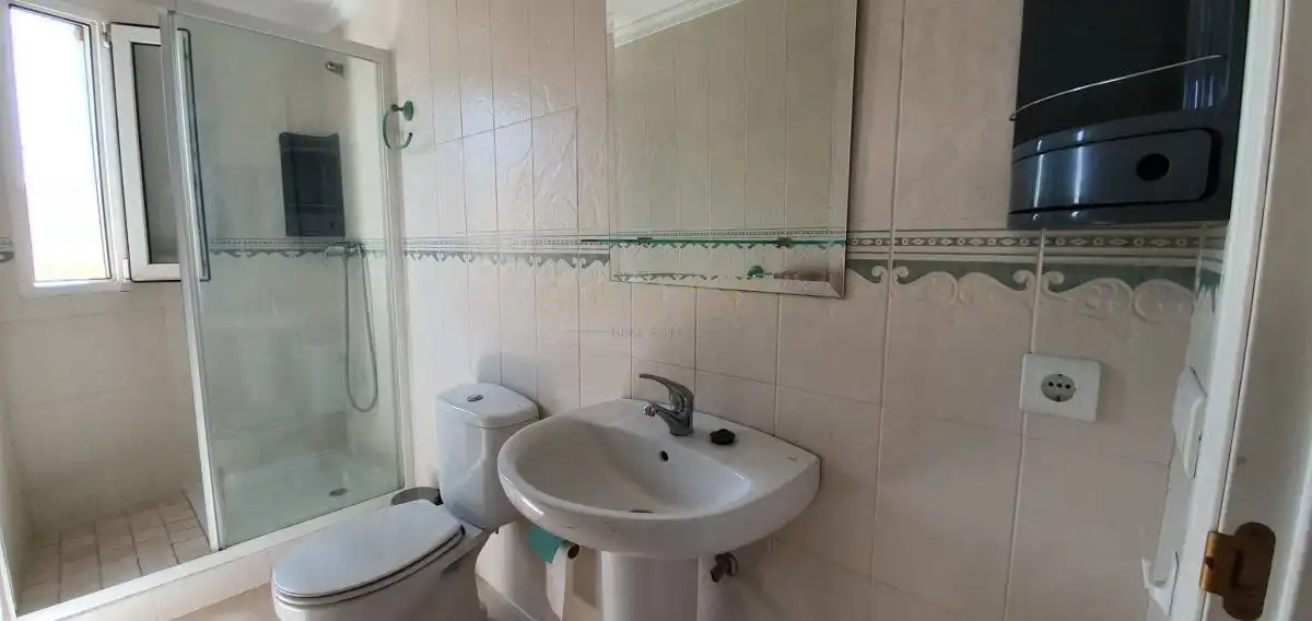 Badezimmer von Dachboden zur Miete in Mijas mit Klimaanlage, Heizung und Terrasse