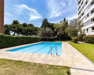 Piscina de Pis en venda en  Barcelona Capital amb Aire condicionat, Calefacció i Parquet