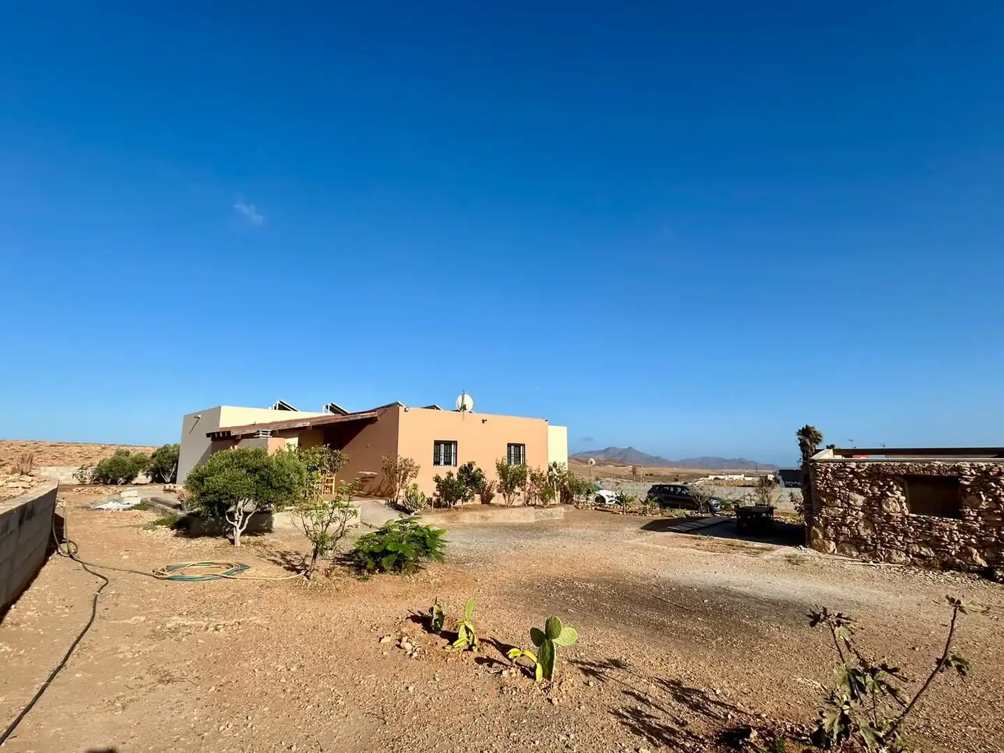 Vista exterior de Casa o xalet en venda en Tuineje amb Jardí privat, Terrassa i Traster