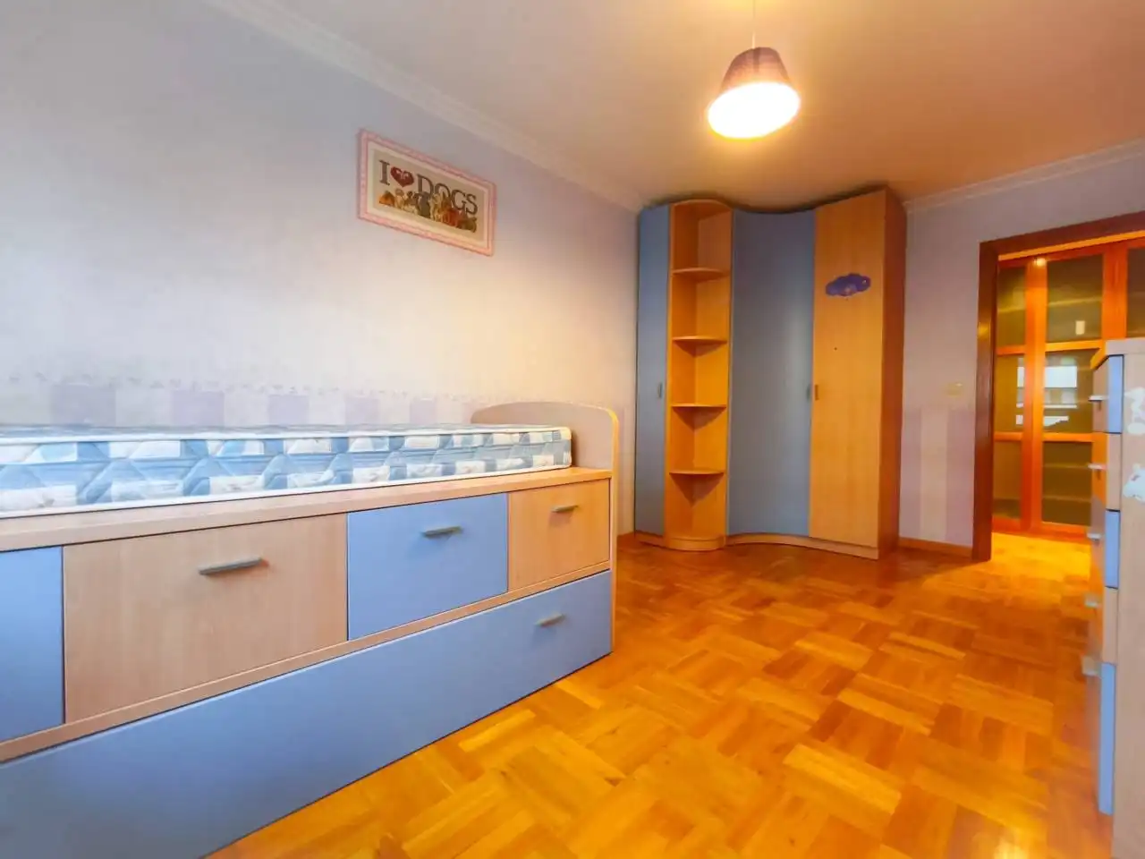 Bedroom of Flat for sale in Burgos  with Heating, Parquet flooring and Terrace