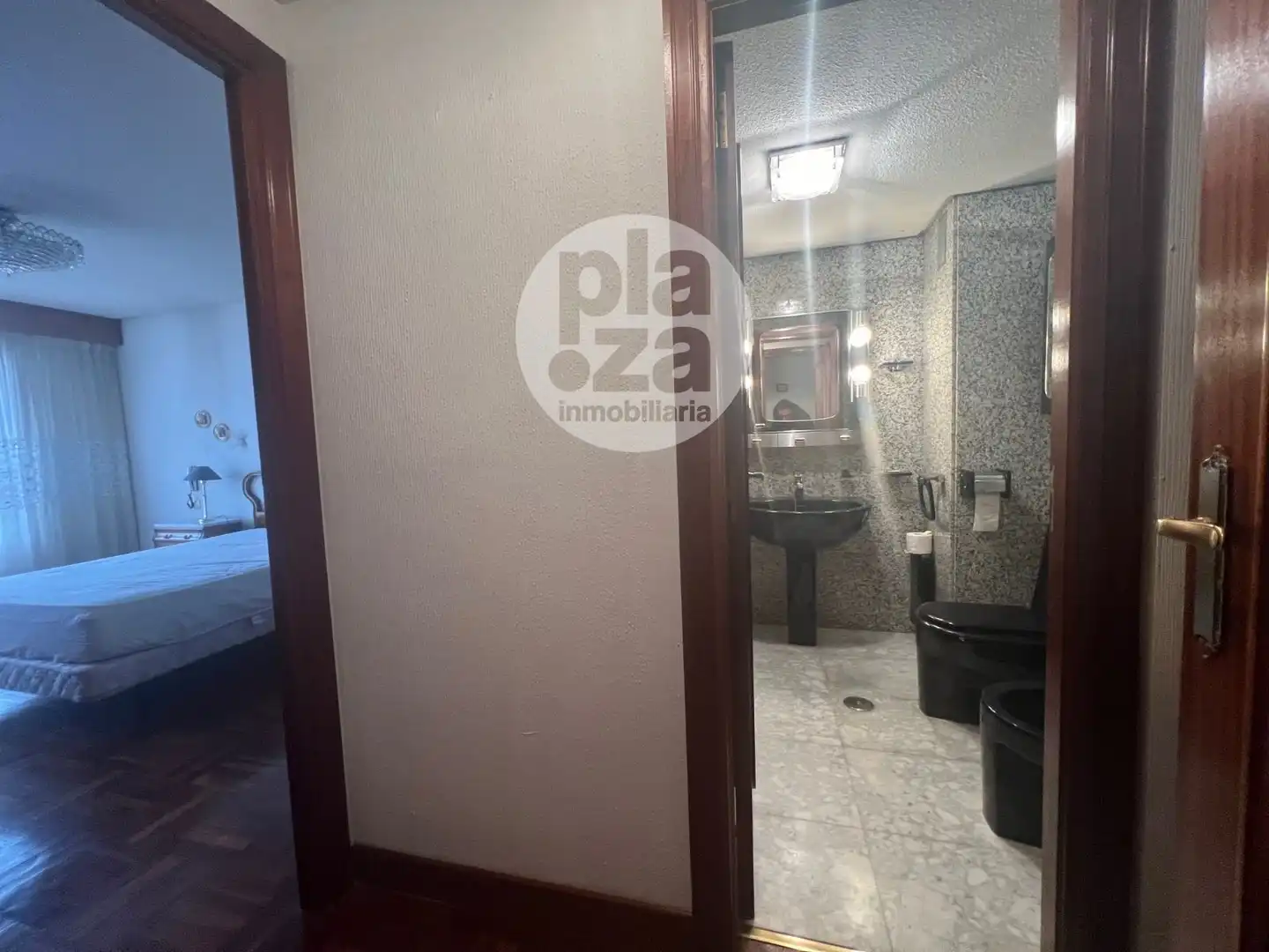 Badezimmer von Wohnung zur Miete in Burgos mit Heizung, Terrasse und Abstellraum