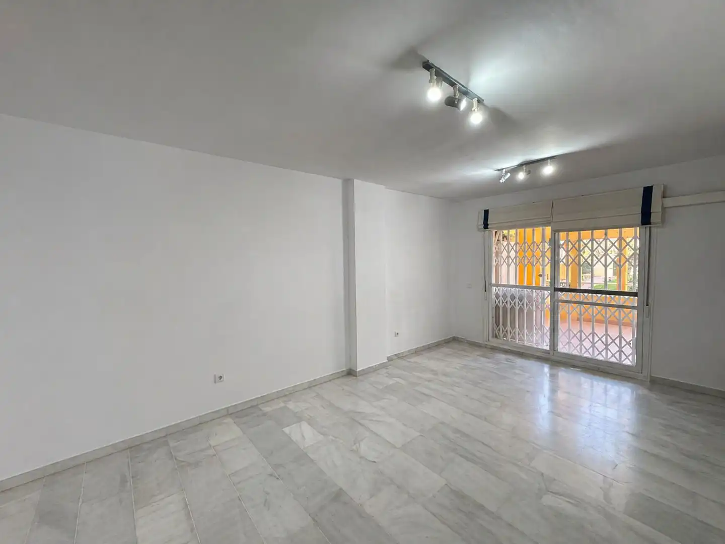 Flat for sale in El Puerto de Santa María  with Air Conditioner, Terrace and Community pool