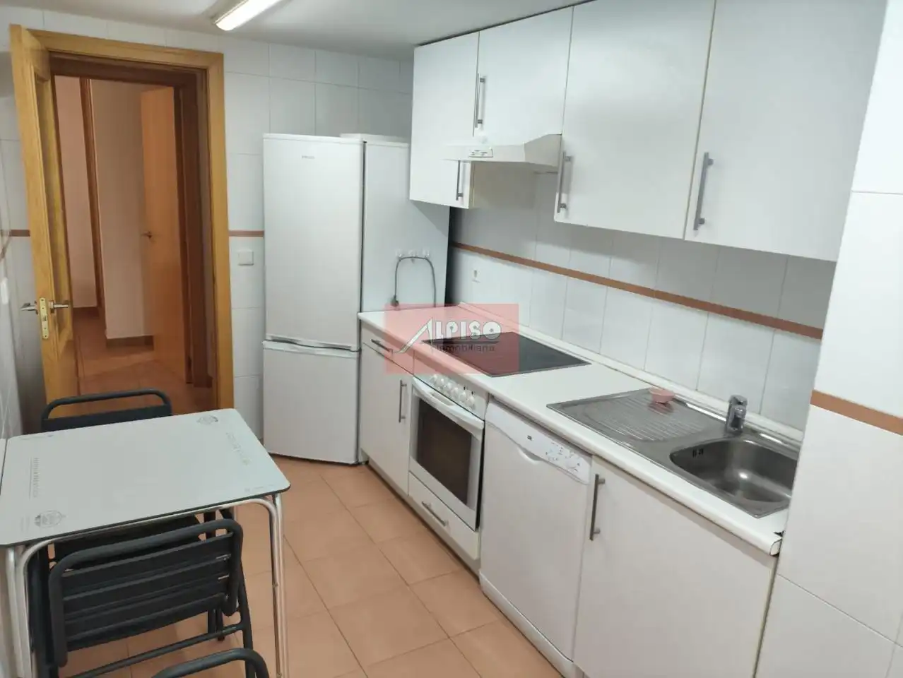 Cuina de Pis de lloguer en Ourense Capital  amb Calefacció i Moblat