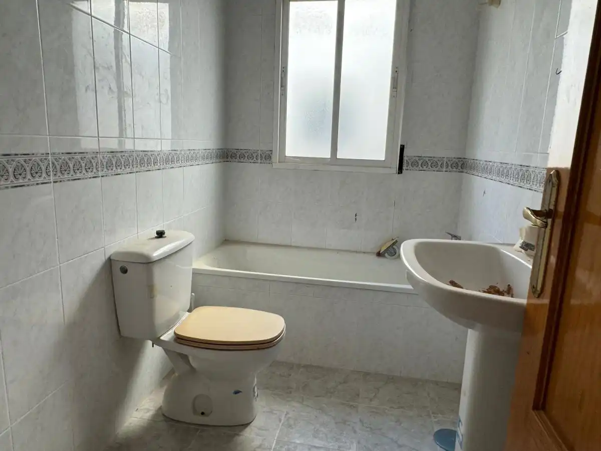 Bathroom of Flat for sale in Torredelcampo