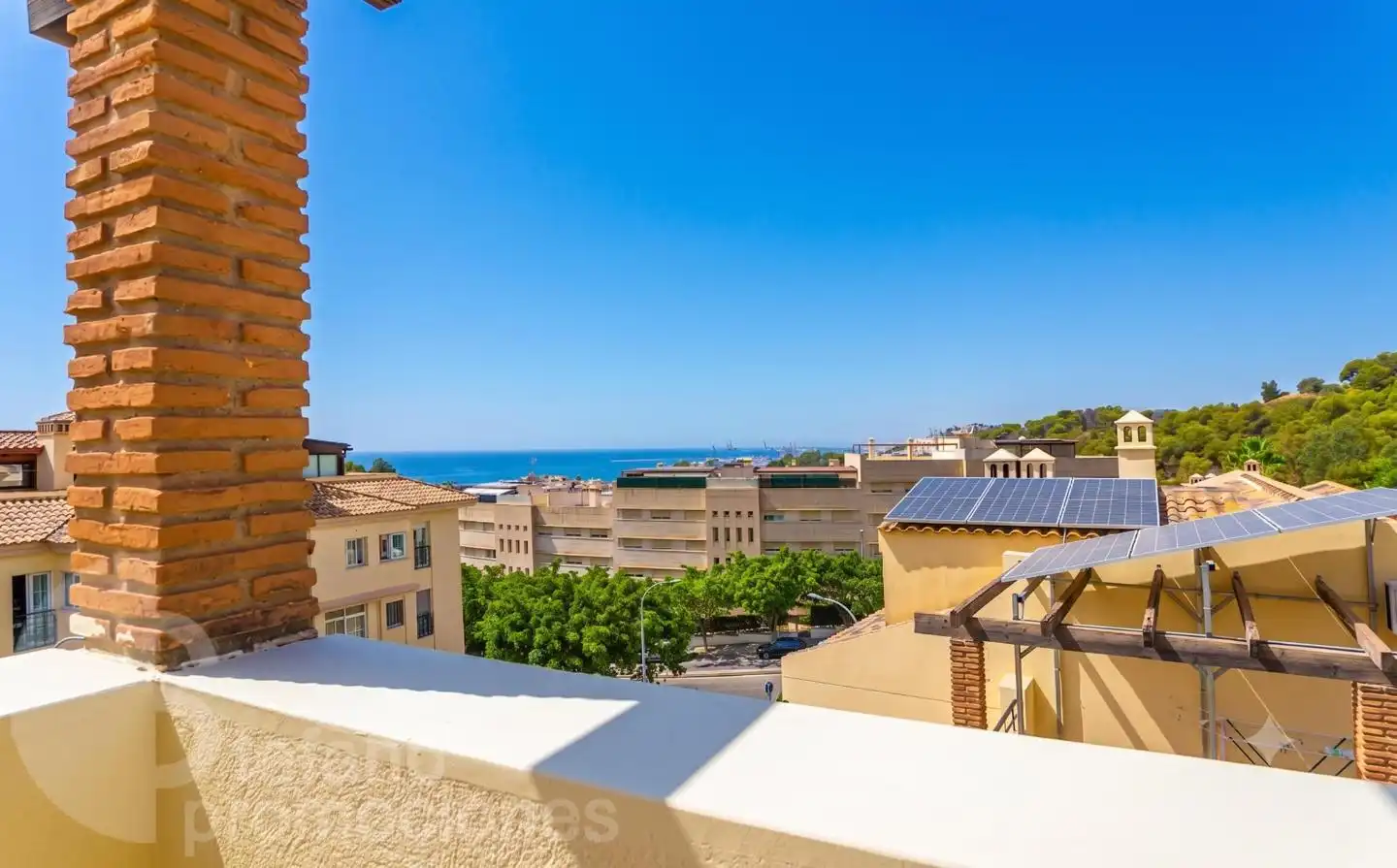 Vista exterior de Casa adosada en venta en Málaga con Aire acondicionado, Calefacción y Jardín privado
