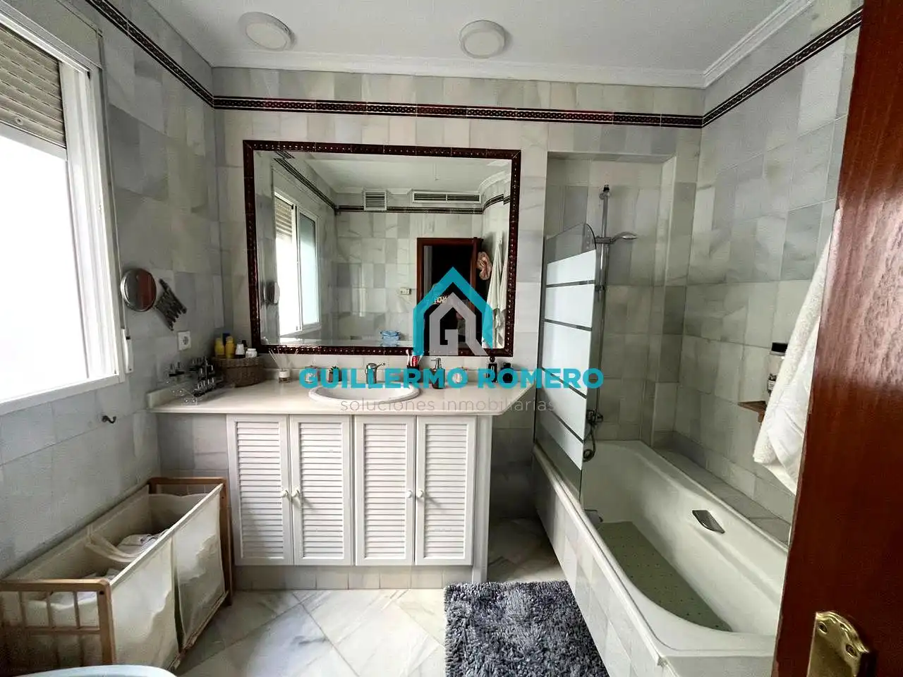 Bathroom of Houses for sale in La Puebla del Río  with Air Conditioner