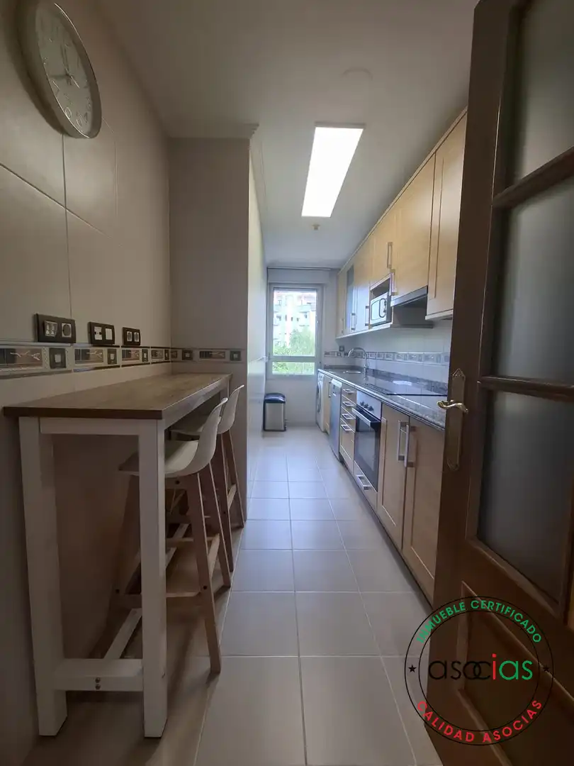 Cocina de Piso en venta en Gijón  con Calefacción y Trastero