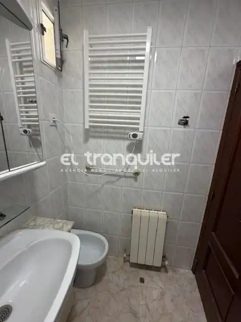 Baño de Piso de alquiler en Móstoles con Aire acondicionado, Trastero y Amueblado