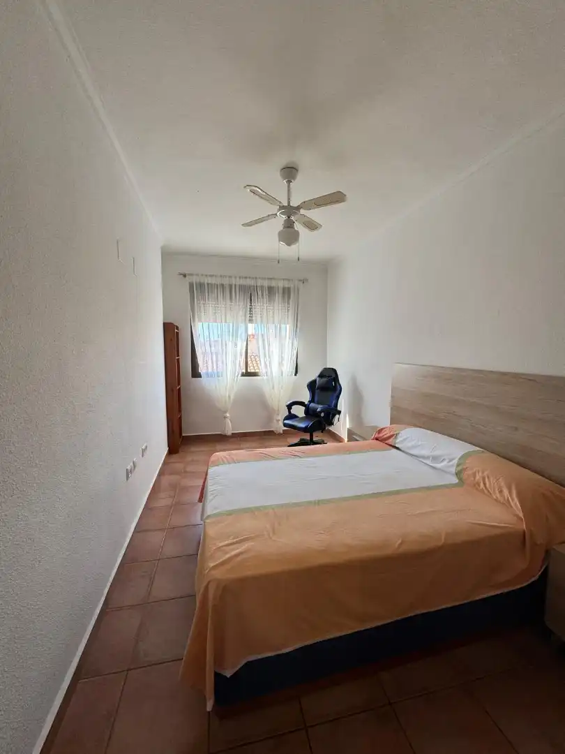 Dormitori de Casa adosada en venda en San Fulgencio amb Jardí privat, Terrassa i Moblat