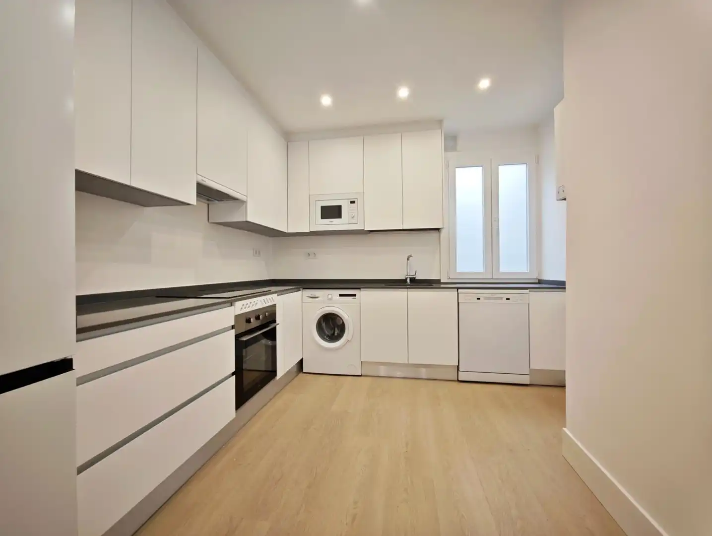 Küche von Wohnung zur Miete in Madrid mit Klimaanlage, Heizung und Terrasse