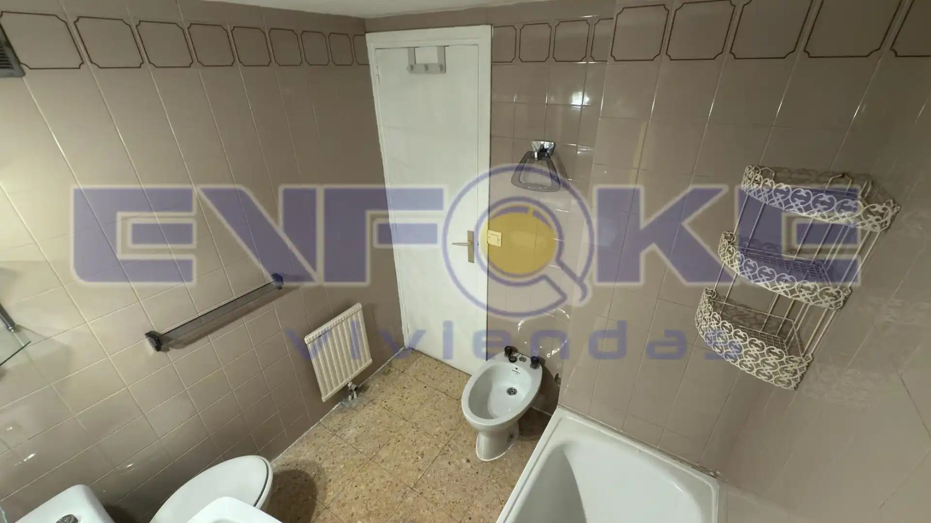 Baño de Piso en venta en Madrid con Calefacción y Terraza