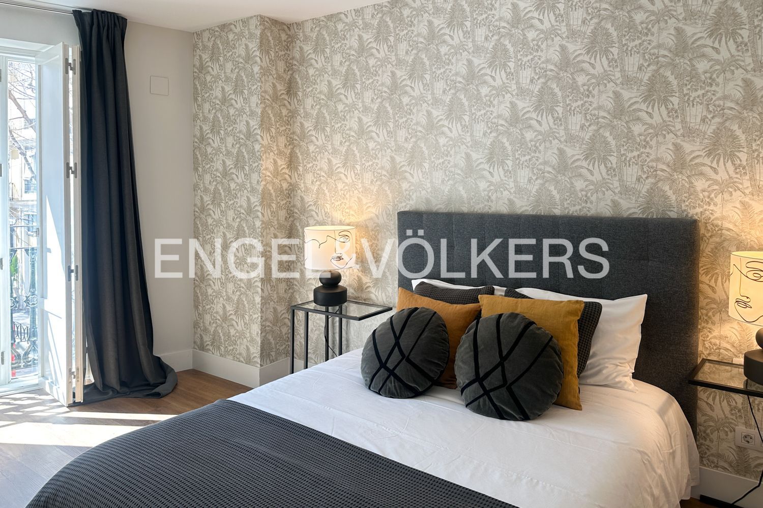 Dormitori de Pis de lloguer en  Valencia Capital amb Aire condicionat, Calefacció i Jardí privat