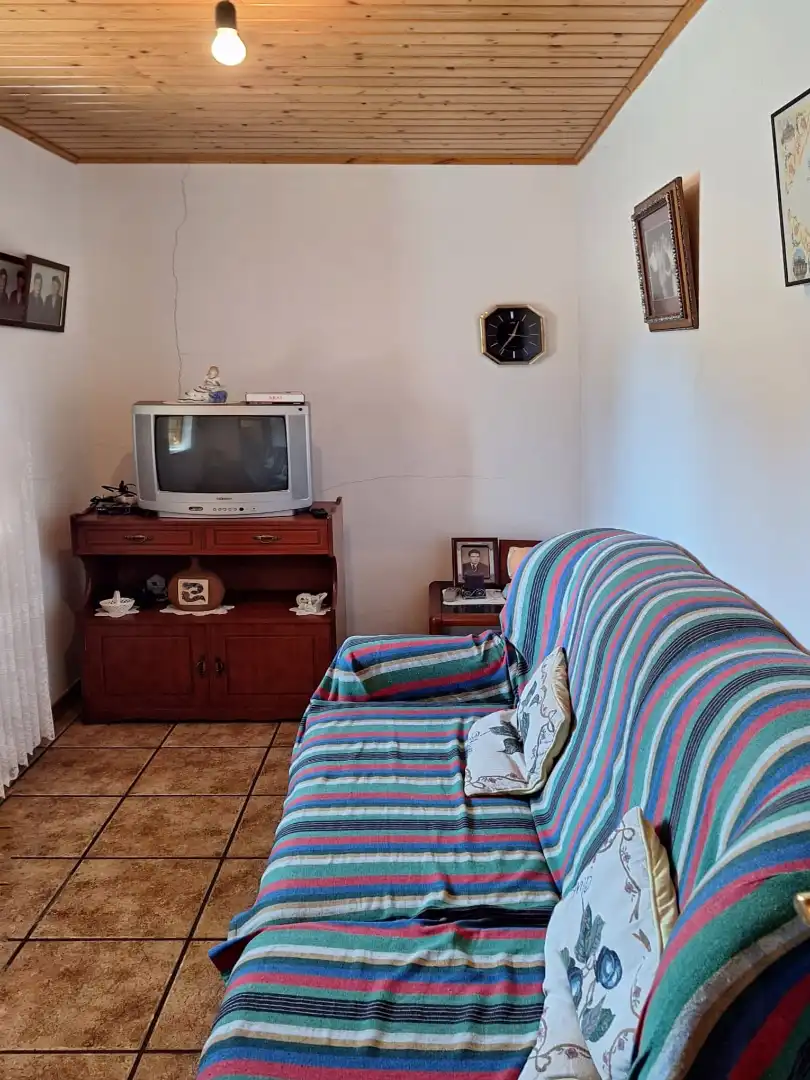 Sala d'estar de Casa o xalet en venda en Vilasantar amb Jardí privat, Parquet i Moblat