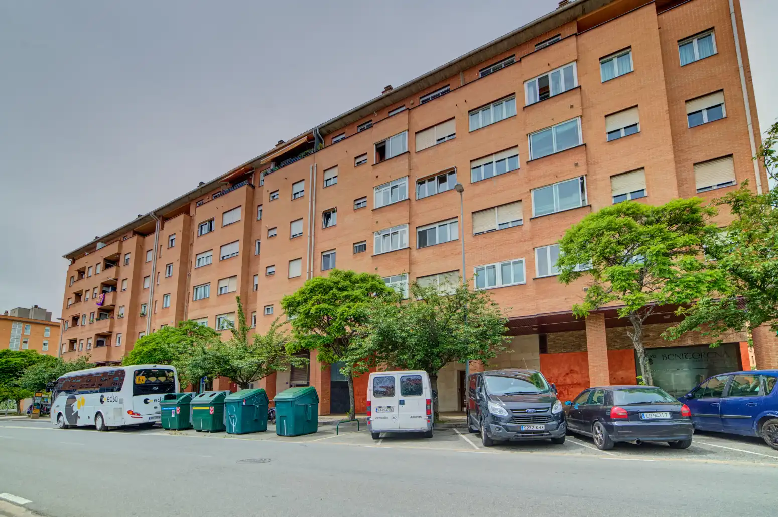 Vista exterior de Piso en venta en Burlada / Burlata con Calefacción, Parquet y Terraza