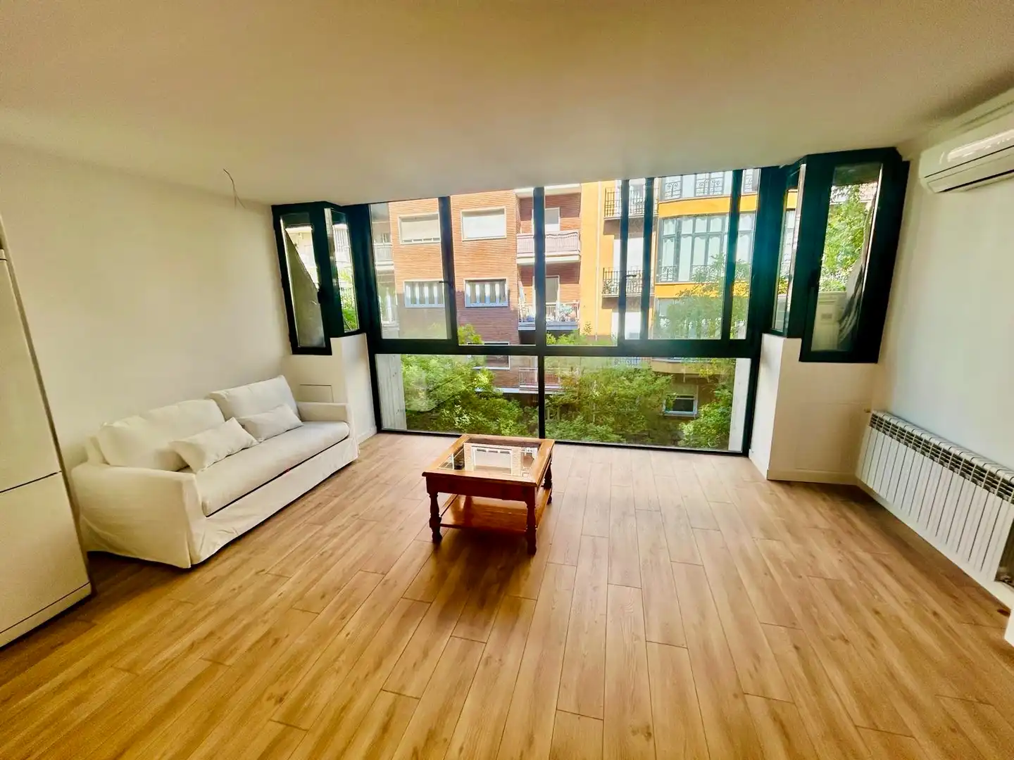 Piso con ascensor en venta en Calle de Hermosilla 80
