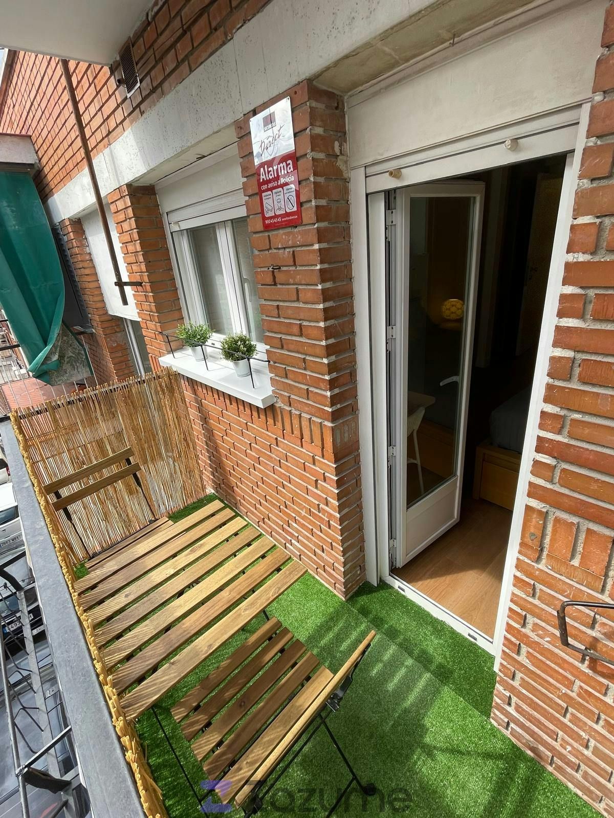 Balcony of Flat to share in  Madrid Capital  with Air Conditioner, Heating and Furnished