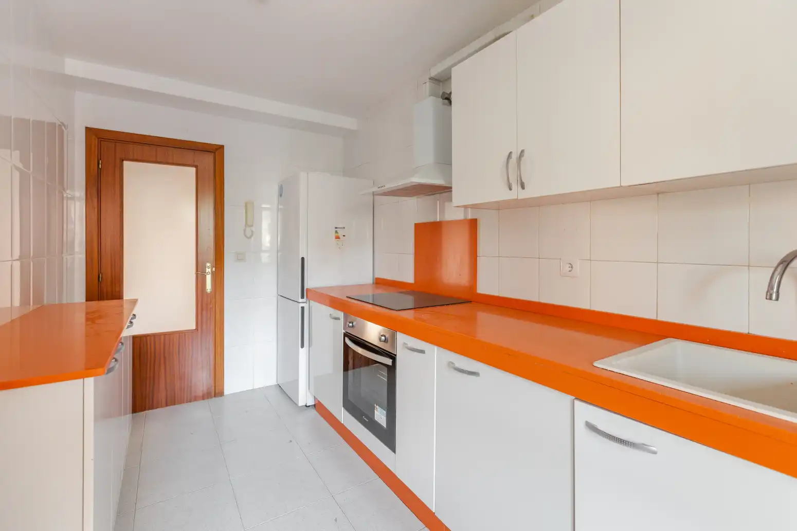 Cuina de Pis en venda en  Pamplona / Iruña amb Calefacció, Parquet i Terrassa