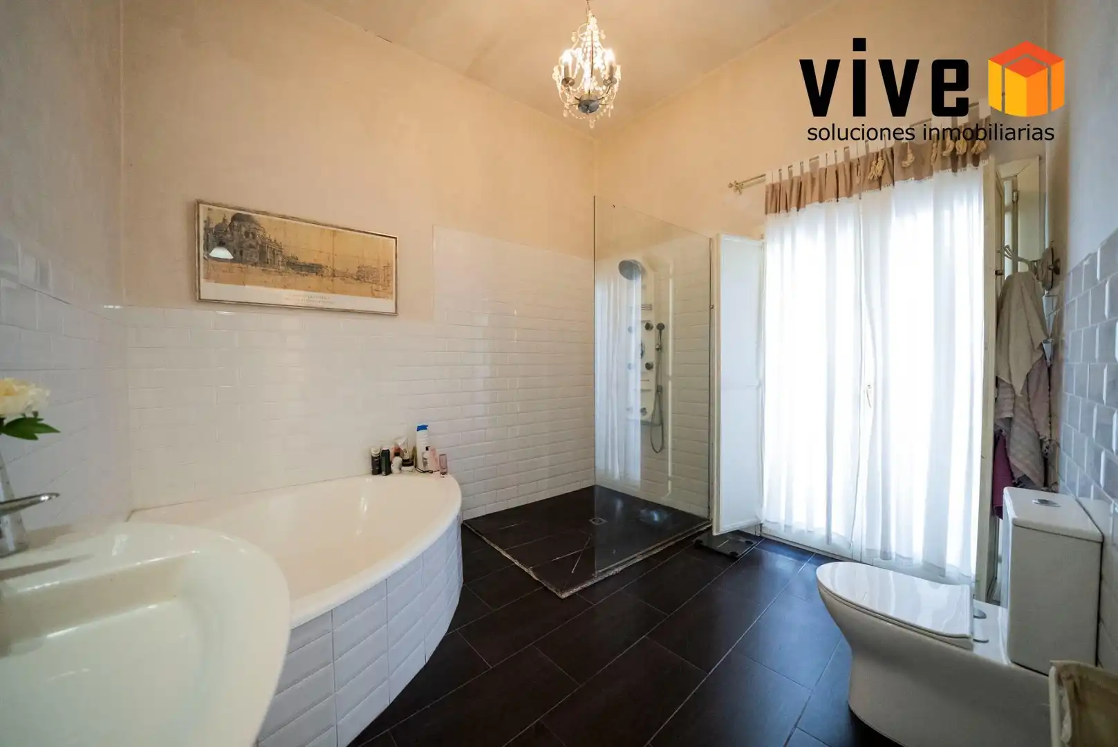 Baño de Casa o chalet en venta en Sevilla con Aire acondicionado, Calefacción y Jardín privado