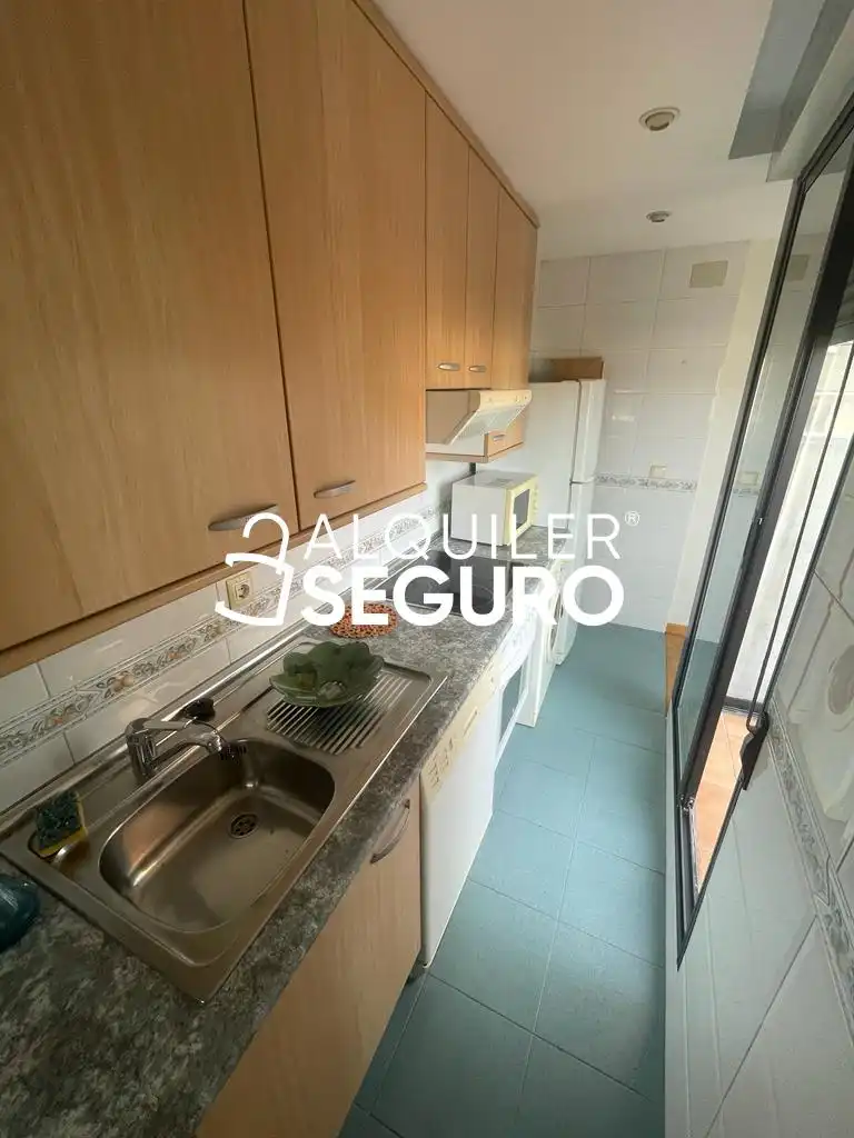 Küche von Dachboden zur Miete in Madrid mit Heizung, Terrasse und Abstellraum