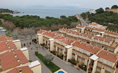 Außenansicht von Wohnung zum verkauf in L'Escala mit Klimaanlage, Terrasse und Schwimmbad