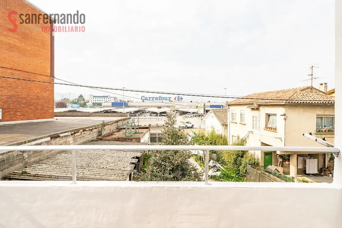 Vista exterior de Piso en venta en Torrelavega  con Trastero