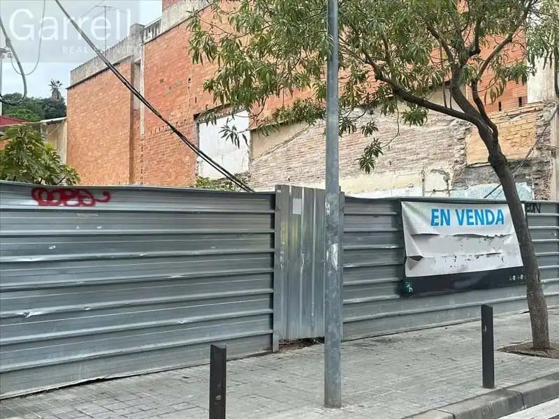 Vista exterior de Residencial en venda en Badalona