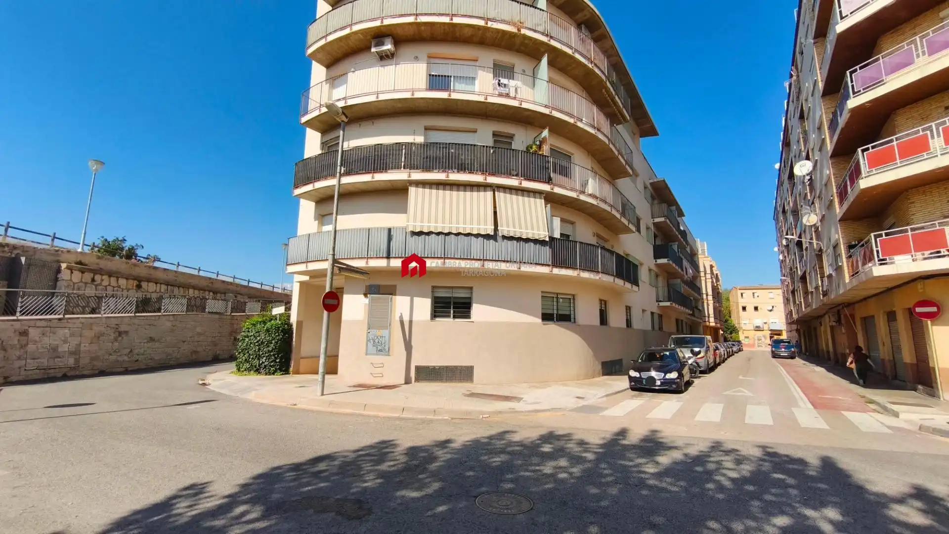 Außenansicht von Garage zum Verkauf in Tortosa