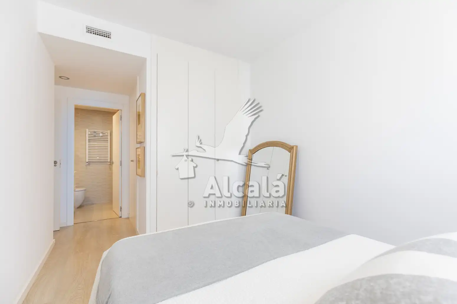 Schlafzimmer von Wohnung zum Verkauf in Alcalá de Henares mit Klimaanlage, Heizung und Terrasse