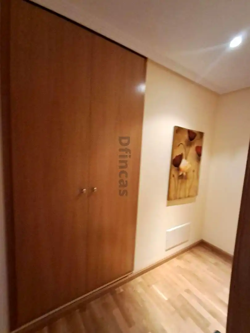 Flat for rent in Calle Italia, Ensanche - Fuenfresca
