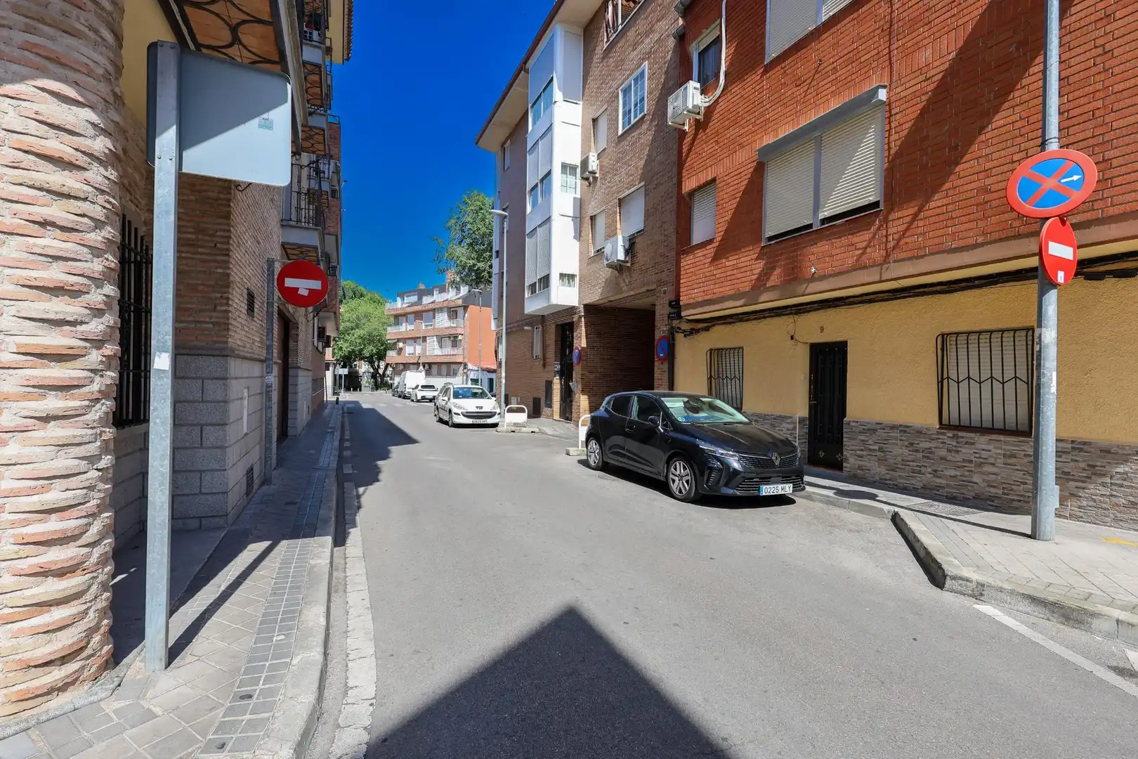 Vista exterior de Casa adosada en venda en Leganés amb Calefacció, Jardí privat i Traster