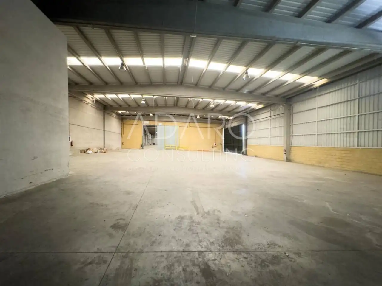 Nave industrial en venta en Meco con Alarma