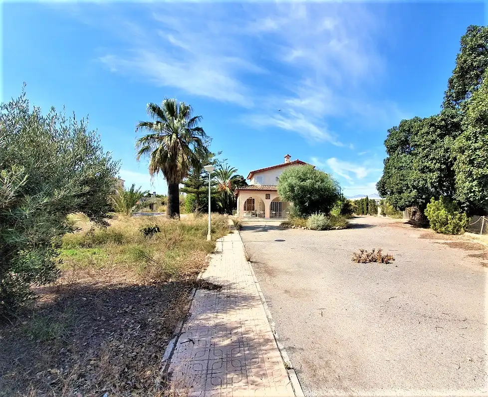 Vista exterior de Casa o xalet en venda en Elche / Elx amb Jardí privat, Terrassa i Traster
